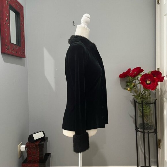 NEW Outlaw Vintage Velour Button Front Faux Fur Trimmed Long Sleeve Shirt Jacket - Picture 5 of 16